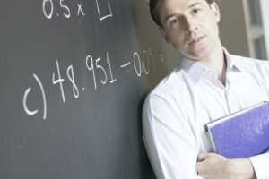 Evaluación del desempeño docente, estrés y burnout en Profesores universitarios