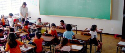 Alertan sobre la aparición de amianto en otra decena de colegios de Alicante