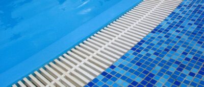 Prevención con en riesgo eléctrico en piscinas