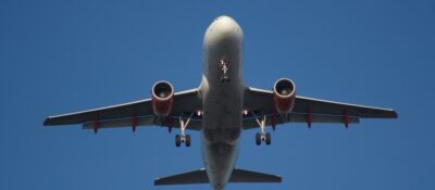 Bajo riesgo de propagación del virus del ébola por viajes en avión