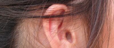 Cada oído está modulado por el otro y este mecanismo influye en la audición