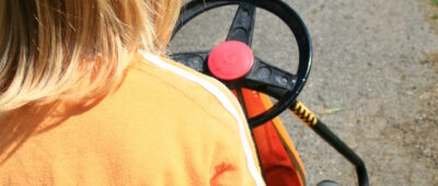 Siete modelos de sillas infantiles de coche suspenden en materia de seguridad, según RACE