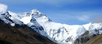 Una avalancha en el Everest dejó al menos 12 muertos